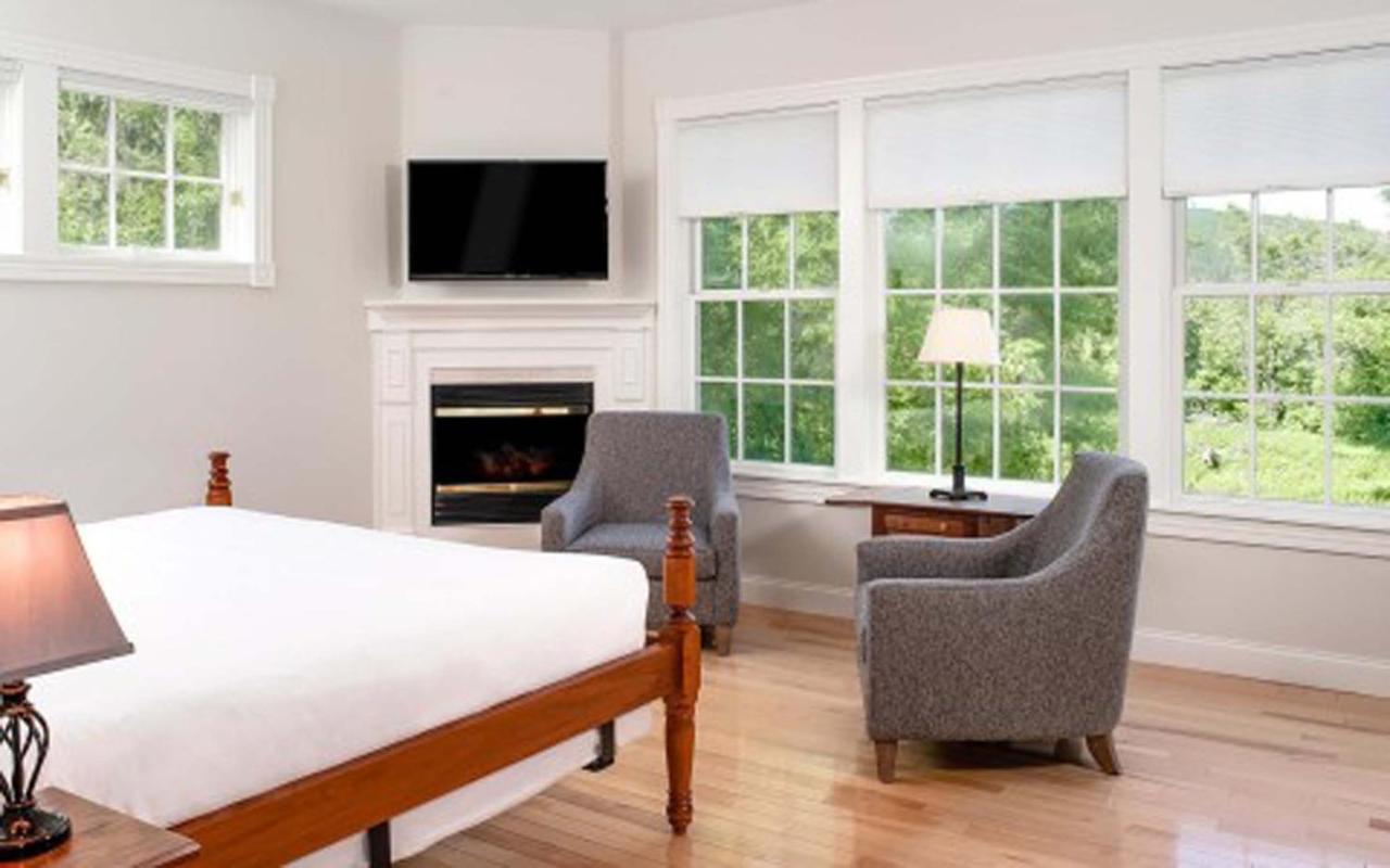 Hotel The Shire Woodstock Extérieur photo