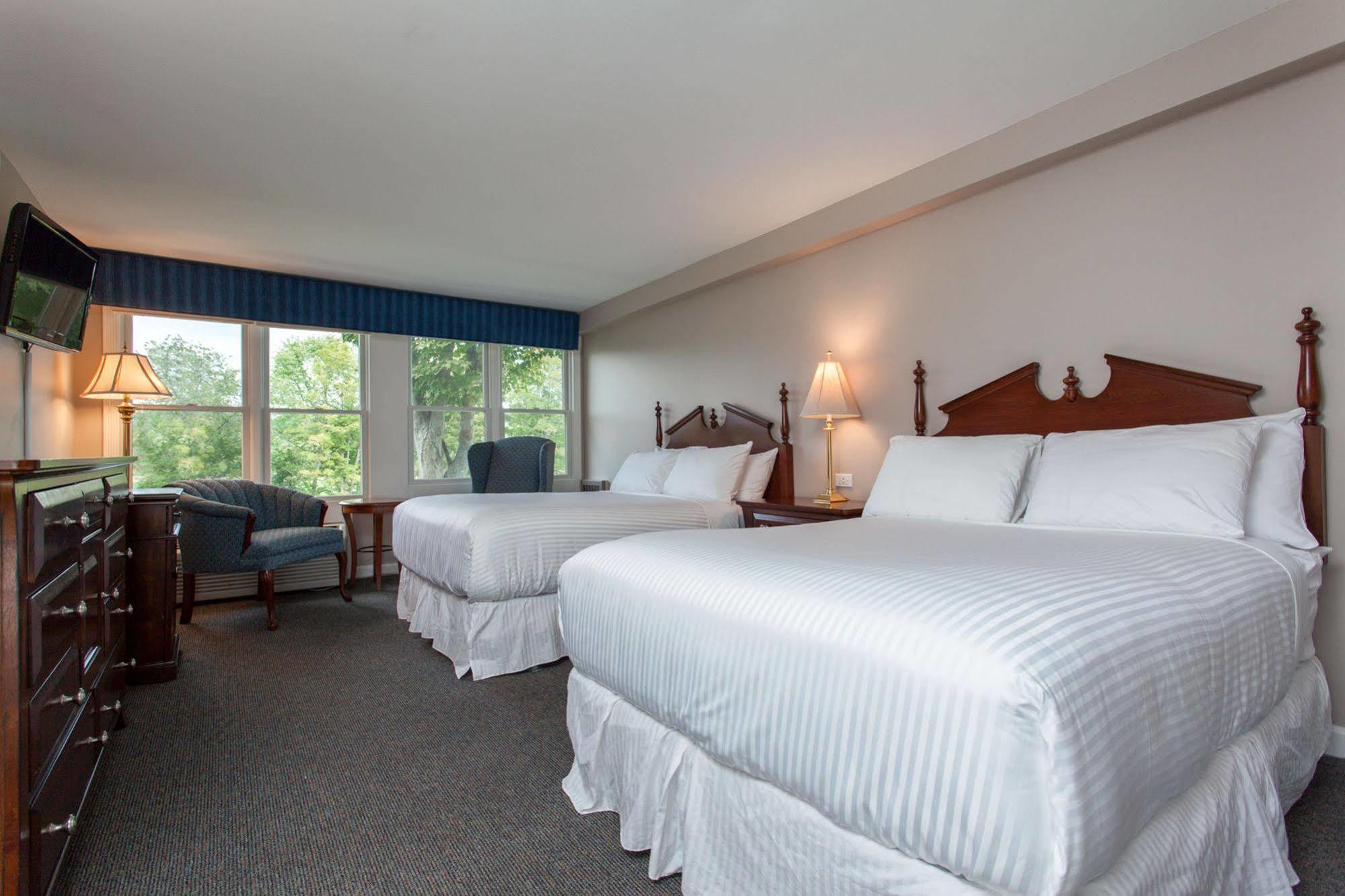 Hotel The Shire Woodstock Extérieur photo