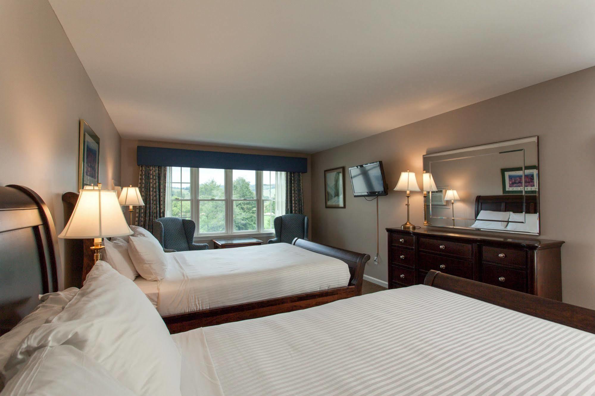 Hotel The Shire Woodstock Extérieur photo